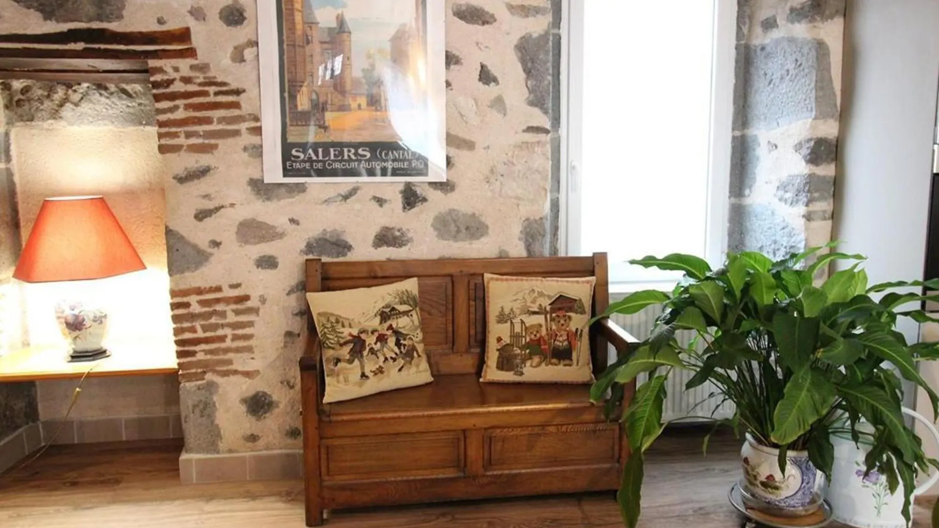 Charmante Maison Renovee A Jussac - 5 Pers, 3 Ch, Terrasse, Cheminee, Wifi, Volcans D'Auvergne Proches - Fr-1-742-405