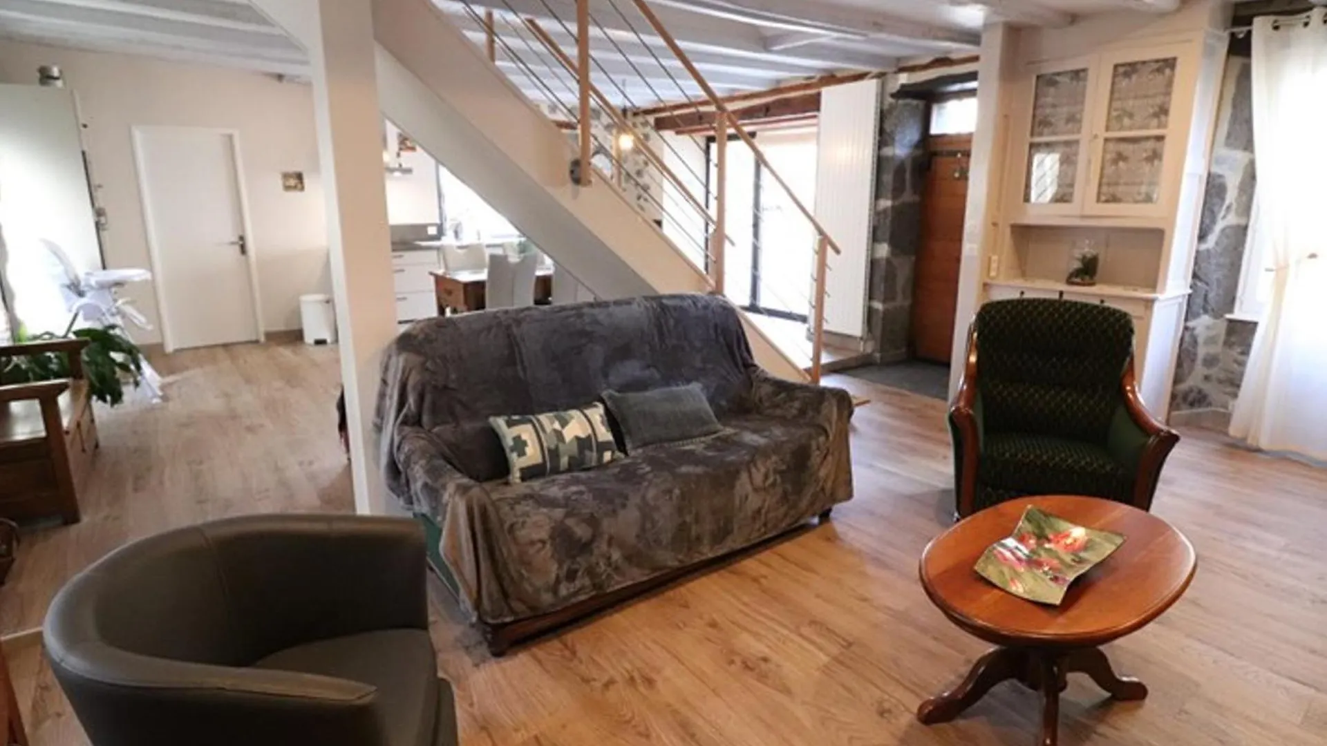 Charmante Maison Renovee A Jussac - 5 Pers, 3 Ch, Terrasse, Cheminee, Wifi, Volcans D'Auvergne Proches - Fr-1-742-405 度假居