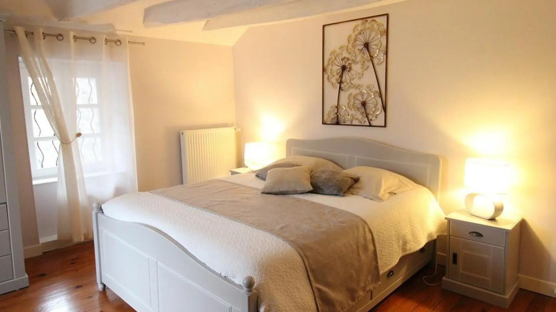 Charmante Maison Renovee A Jussac - 5 Pers, 3 Ch, Terrasse, Cheminee, Wifi, Volcans D'Auvergne Proches - Fr-1-742-405 0*,  法国
