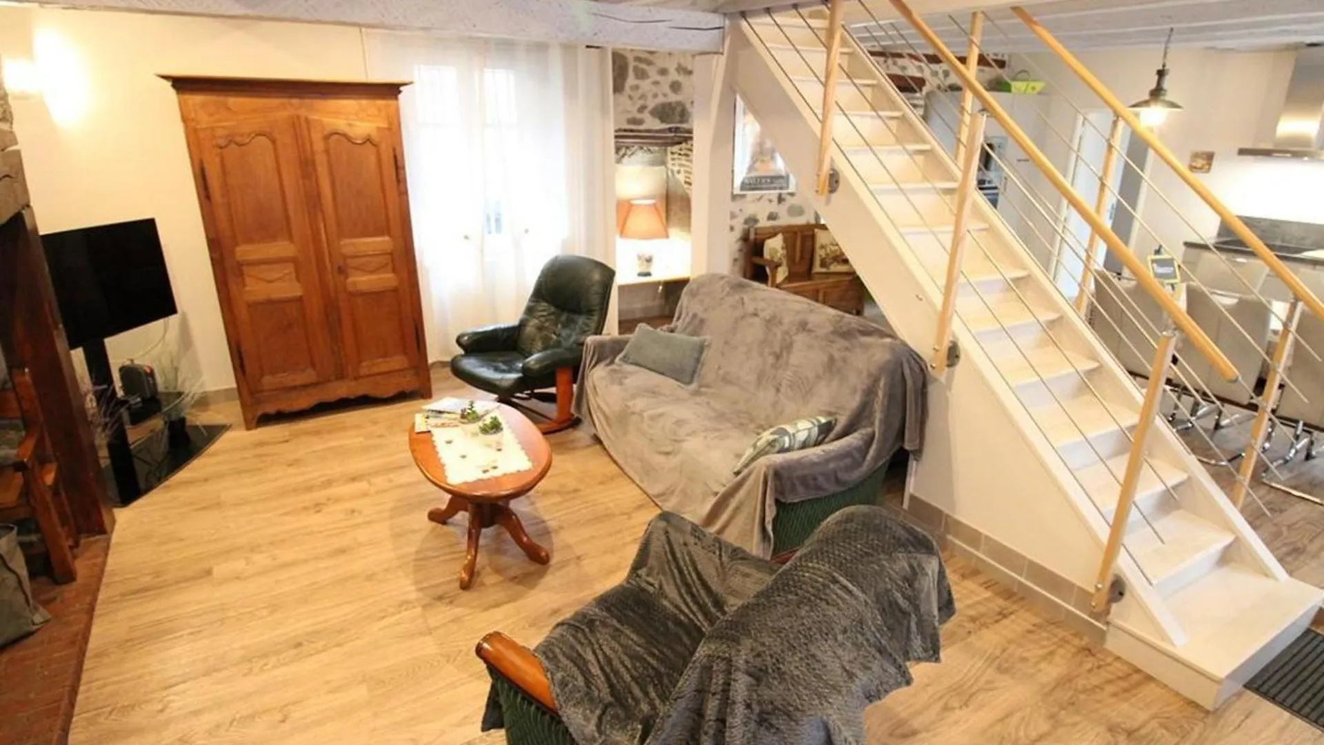 Charmante Maison Renovee A Jussac - 5 Pers, 3 Ch, Terrasse, Cheminee, Wifi, Volcans D'Auvergne Proches - Fr-1-742-405 度假居